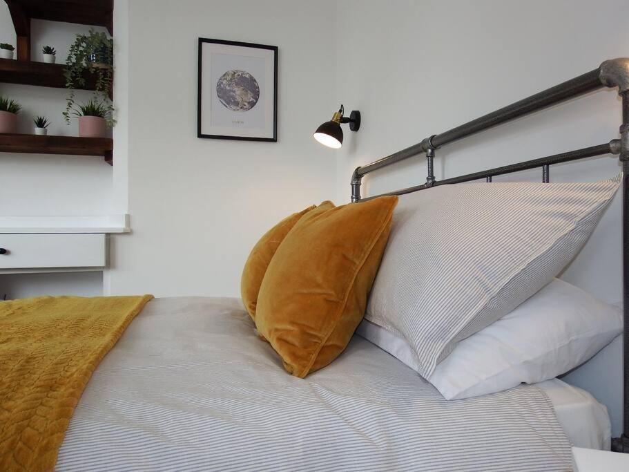 Newly Renovated Stunning Warehouse Apartment Борнмут Екстер'єр фото