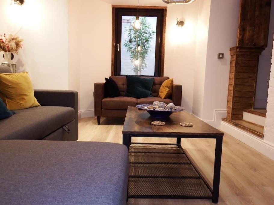 Newly Renovated Stunning Warehouse Apartment Борнмут Екстер'єр фото
