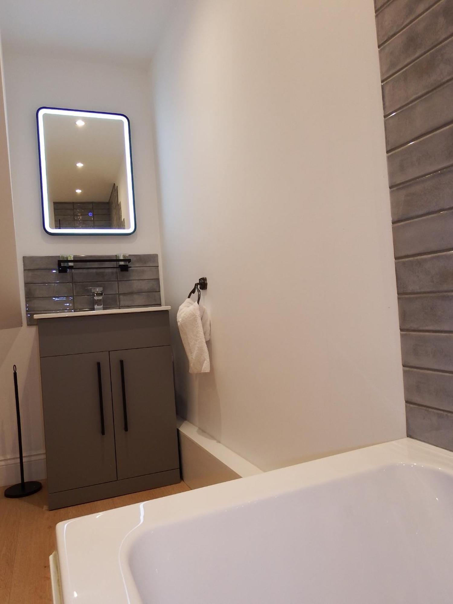 Newly Renovated Stunning Warehouse Apartment Борнмут Екстер'єр фото
